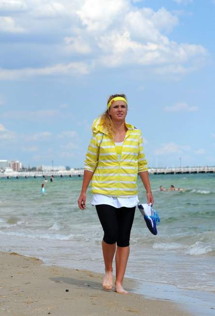 Элина Свитолина приняла участие в фото-сессии на пляже Мельбурна