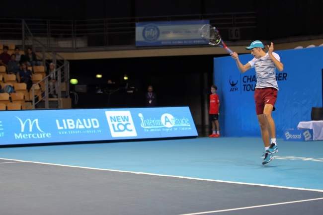 ATP Challenger Tour. Де Минаур впервые победил игрока топ-100, четверка лидеров посева в полуфинале в Боготе