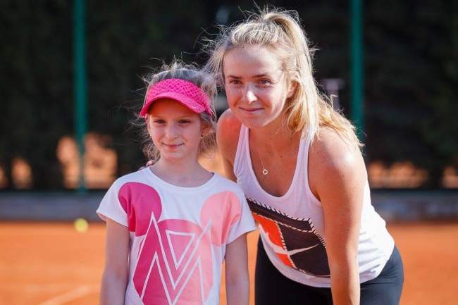 Свитолина сыграла в теннис с юными игроками в Словакии 