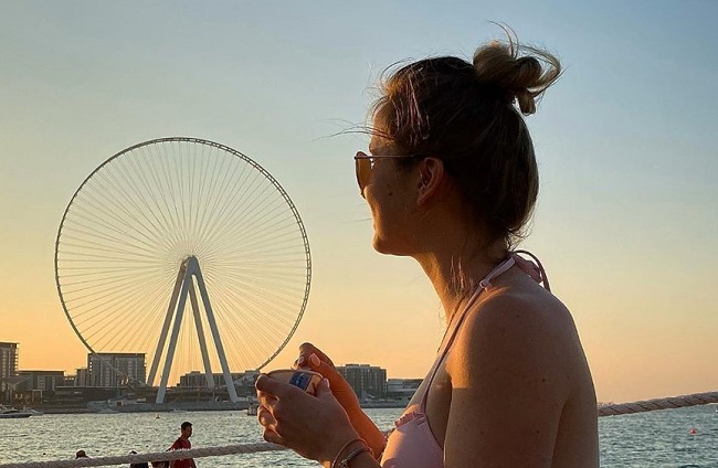 "Золотое время": Элина Свитолина на пляже в Дубае