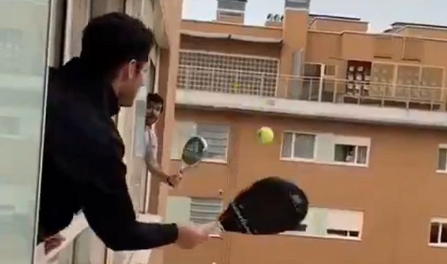 Как играют в теннис во время карантина (ВИДЕО)