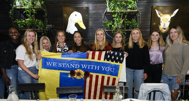 Украинские теннисистки получили подарок от сборной США в знак поддержки