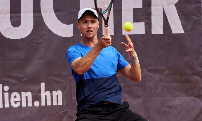 Доха. Крутых проиграл в своём дебютном матче в основе турнира ATP