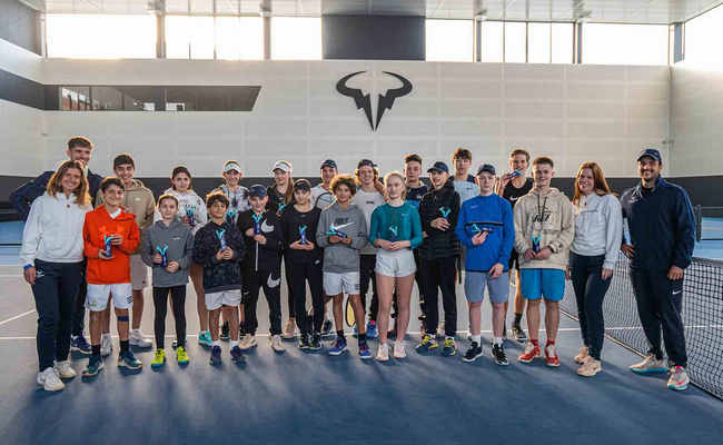 Около 100 юных теннисистов из Украины смогут в этом году потренироваться в Академии Рафаэля Надаля