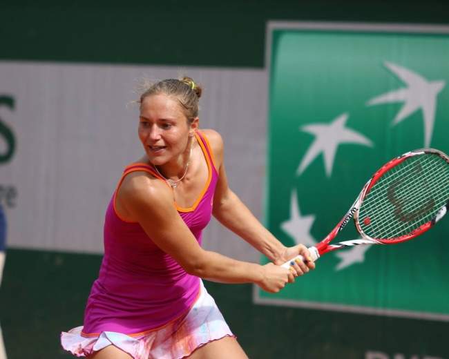 Бирмингем (WTA). Бондаренко проходит в финал квалификации на отказе соперницы