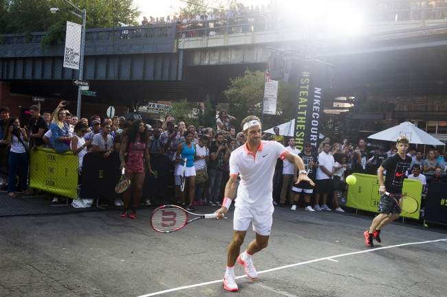 Федерер, Уильямс, Шарапова, Надаль и легенды тенниса сыграли на улицах Нью-Йорка (+фото и видео)