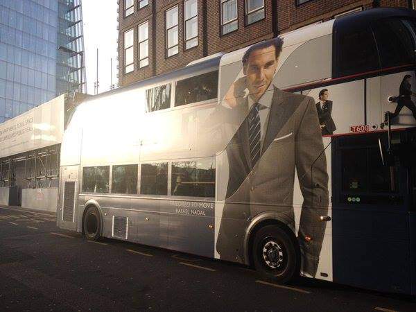 Федерер с семьей в рекламе "Mercedes", фирменный автобус Надаля (+фото и видео)