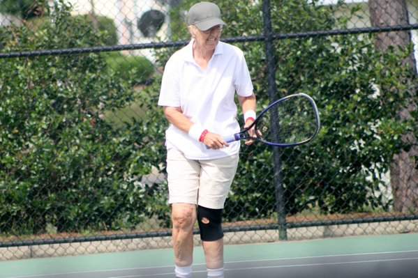 На турнире ITF в Пелхэме во второй круг квалификации вышла 69-летняя теннисистка (+видео)