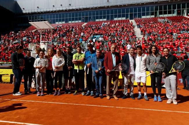 Савчук, Вавринка, Нисикори установили мировой рекорд в Мадриде (+фото и видео)