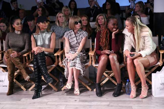 Серена Уильямс представила свою коллекцию на показе мод в США (ФОТО)