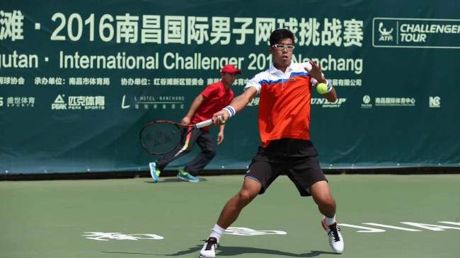 ATP Challenger Tour. Хён Чон в четвертьфинале Нанкина, Браун побеждает в Щецине