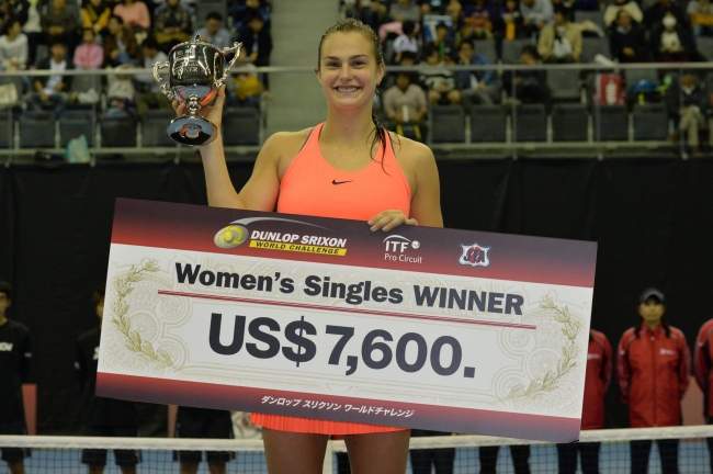 Соболенко празднует победу в Японии, Пэн выигрывает домашний 100-тысячник, дебютный профессиональный титул для чемпионки Европы (+видео)