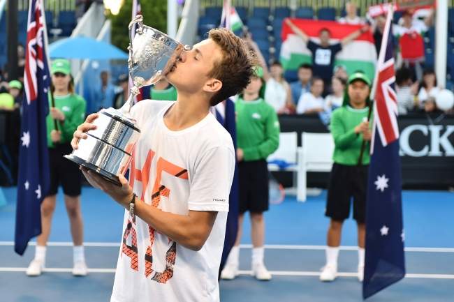 Australian Open. Пирош выигрывает дебютный "Шлем", победы Бренстайн с Андрееску и китайско-тайваньского дуэта в парном разряде