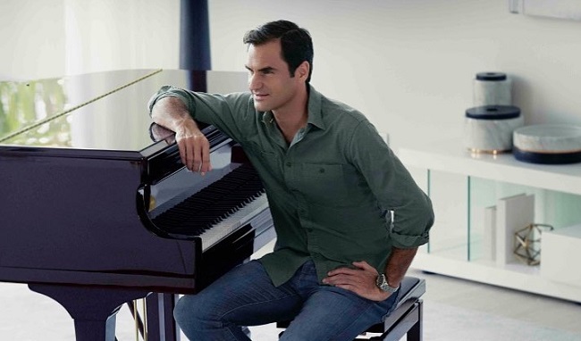 Федерер снялся в рекламе "Uniqlo", где играет на пианино (ВИДЕО)