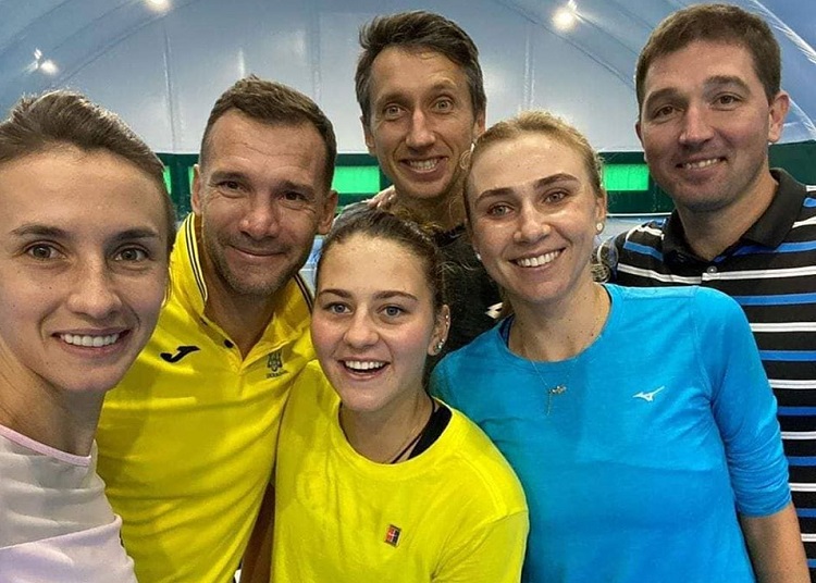 Андрей Шевченко на корте с украинскими теннисистами
