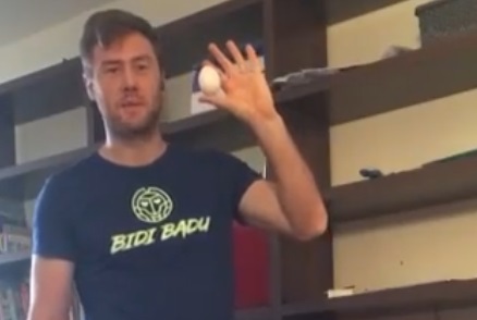Яйцо вместо теннисного мяча: Илья Марченко представляет новый челлендж (ВИДЕО)