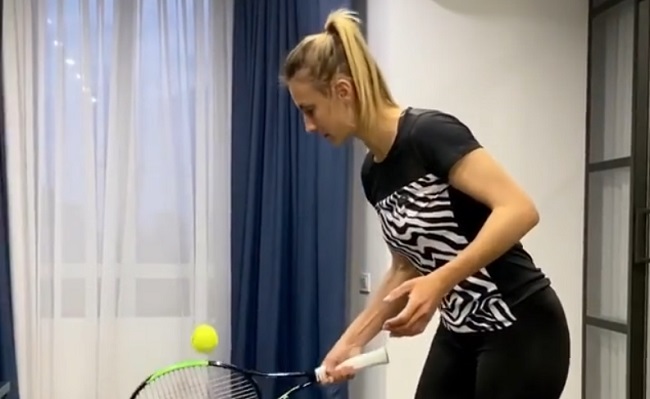 Леся Цуренко показала, как умеет жонглировать теннисным мячом (ВИДЕО)