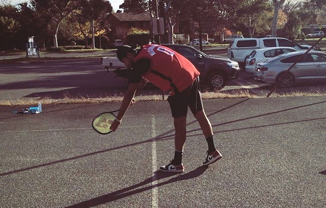 Ник Кириос сыграл в теннис на общественном корте (ВИДЕО)