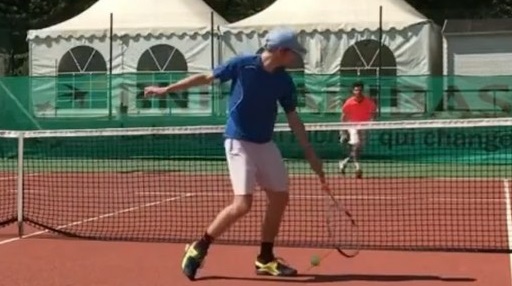 Потрясающие трюки недели от любителей тенниса (ВИДЕО)
