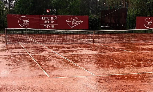 На женском теннисном турнире в Ирпене отменены все матчи субботы
