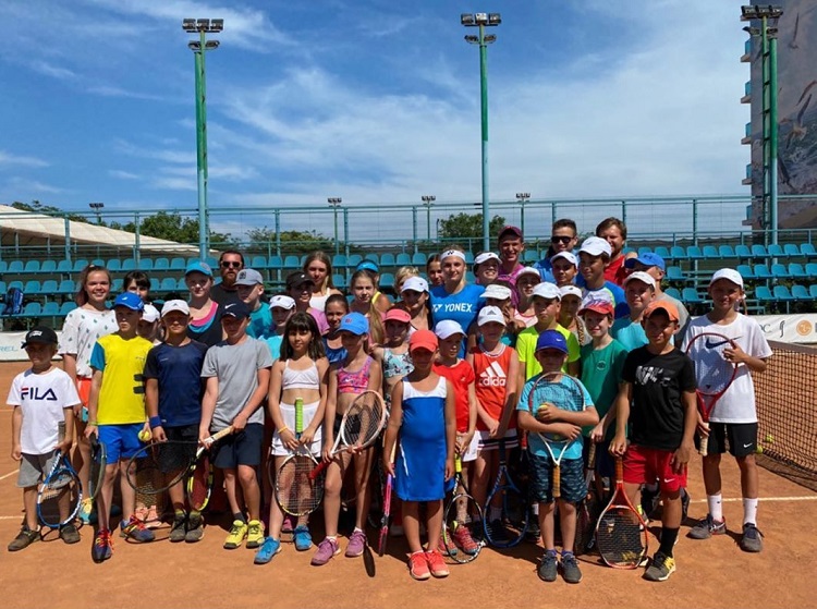 Даяна Ястремская провела теннисный мастер-класс для детей