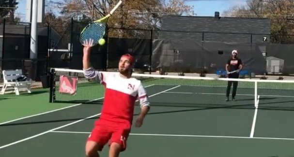 Невероятные трюки от любителей тенниса (ВИДЕО)