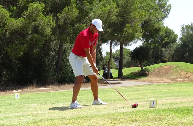 Как Рафаэль Надаль играл в гольф на Мальорке (ВИДЕО)