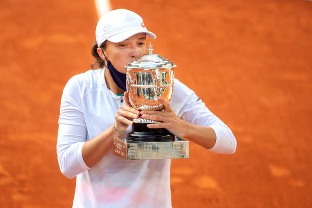 Швёнтек названа лучшей теннисисткой октября, Подороска стала прорывом месяца