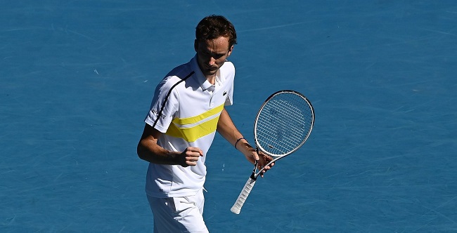Australian Open. Медведев впервые одержал победу в пятисетовом матче