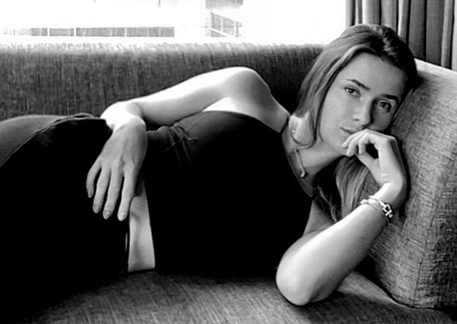 Элина Свитолина приняла участие в фотопроекте во время карантина в отеле Мельбурна