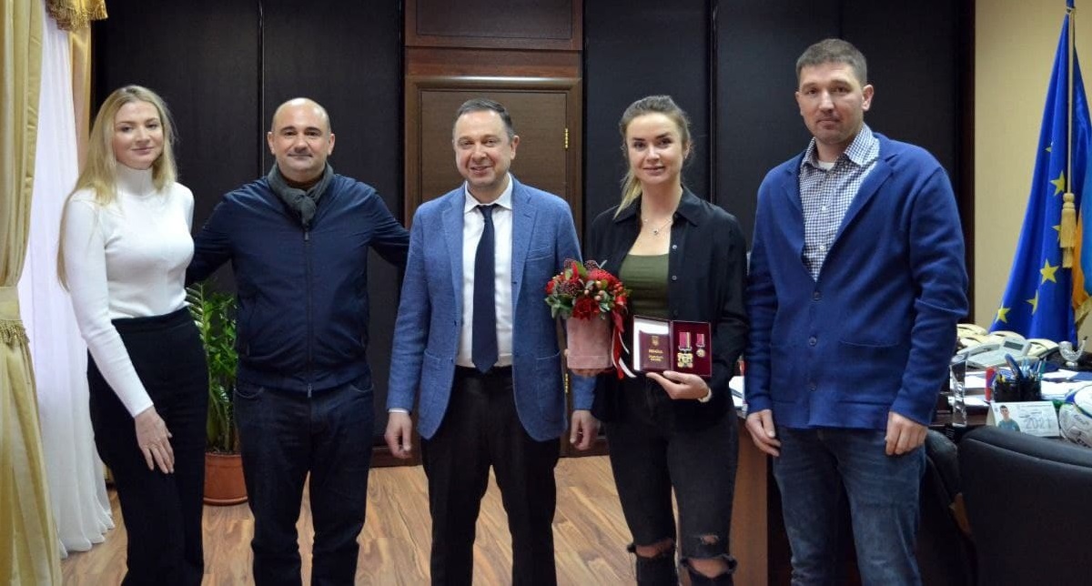 Министр молодежи и спорта Украины вручил Элине Свитолиной государственную награду