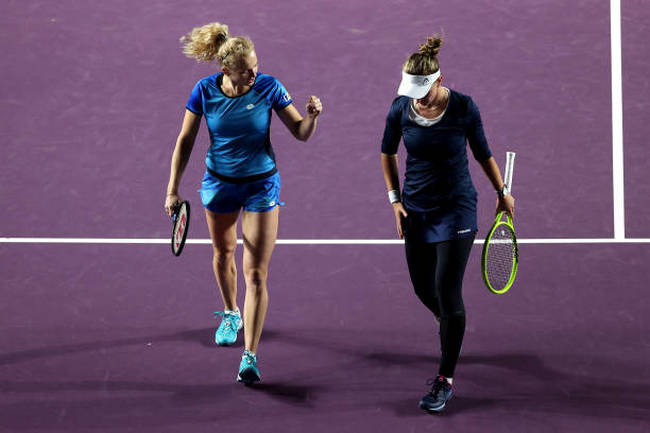 WTA Finals. Крейчикова и Синякова выиграли первый матч в парном турнире