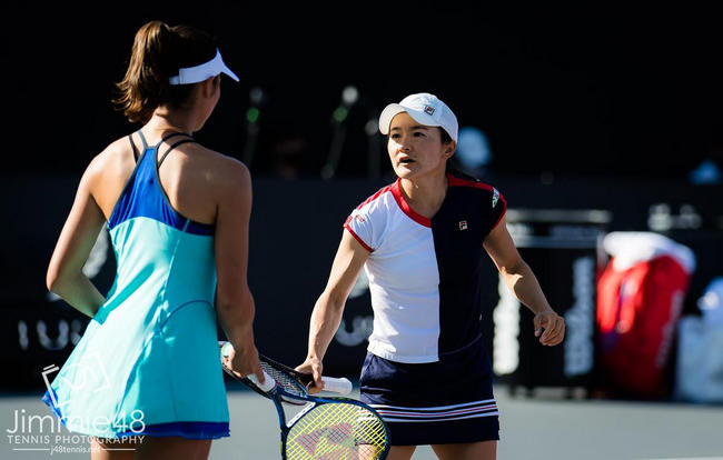 WTA Finals. Аояма и Сибахара стали первыми полуфиналистками