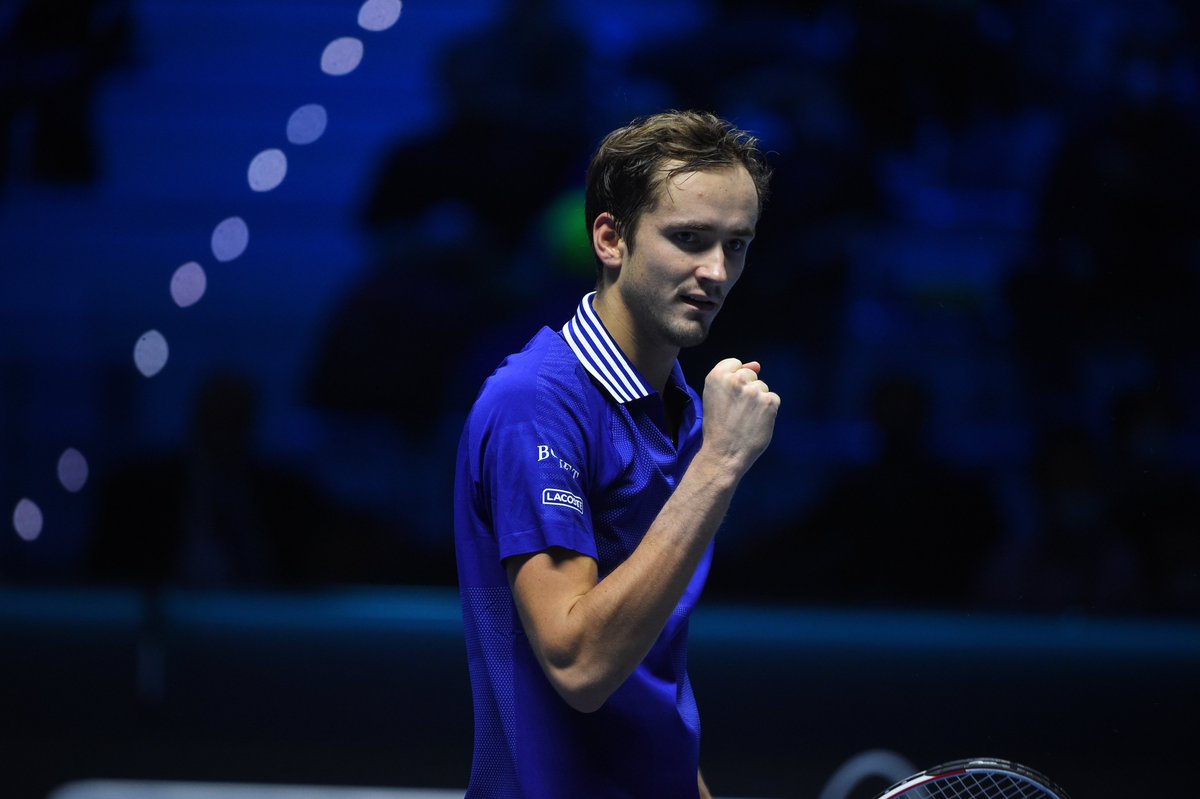 ATP Finals. Медведев в трех сетах обыграл Хуркача на старте турнира