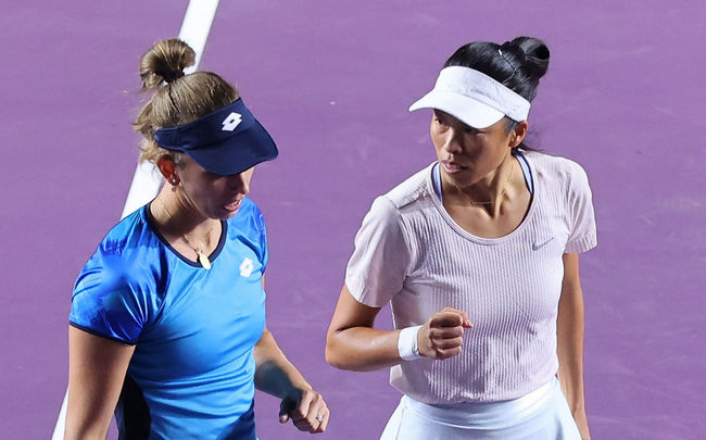 WTA Finals. Се Шувэй и Мертенс последними вышли в полуфинал в паре
