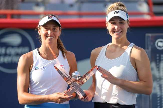 Луиза Стефани и Габриэла Дабровски получили награду "Удар года" в WTA в парах