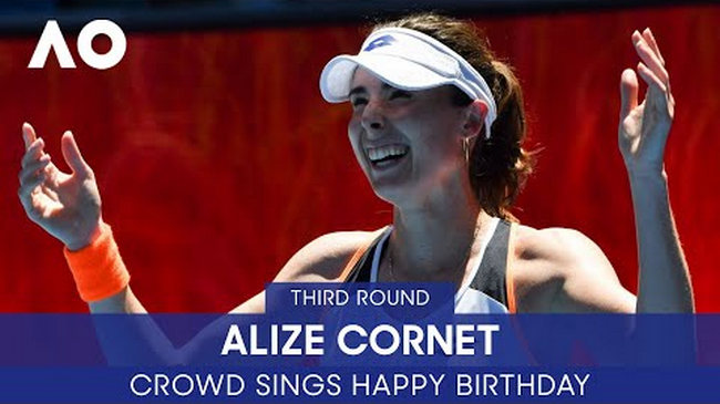 Трибуны Australian Open поздравили теннисистку с Днём рождения (ВИДЕО)