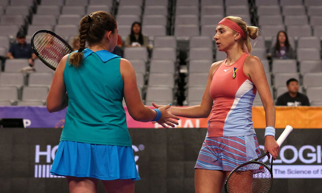 WTA Finals. Киченок и Остапенко проиграли второй матч в группе