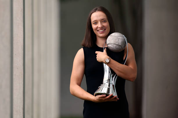 Ига Швёнтек получила награду первой ракетки мира по итогам сезона