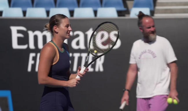 Марта Костюк тренируется на кортах Australian Open (ВИДЕО)