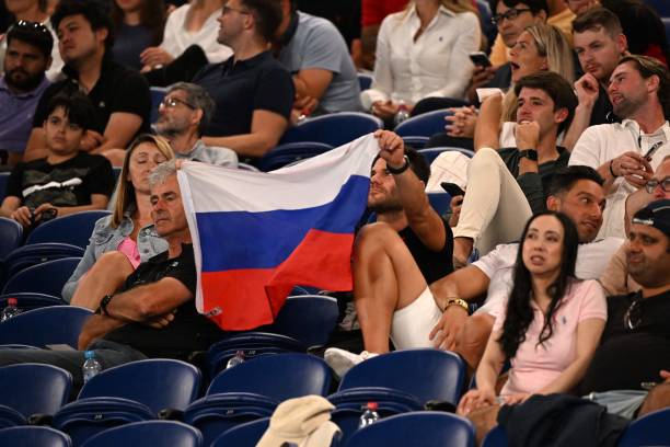 "Думаю они сделали это ради развлечения, но они глупые", - реакция игроков и болельщиков на российский флаг на матче украинской теннисистки во время Australian Open