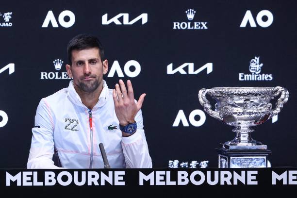 Новак Джокович - о своей травме на Australian Open: "Я расскажу обо всем, через что мы прошли, более подробно и опубликую несколько фотографий"