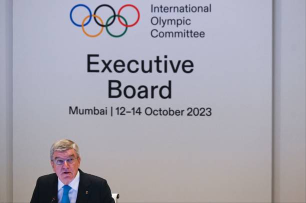 МОК отстранил Олимпийский комитет россии после его решения включить в свой состав олимпийские органы на оккупированной территории Украины