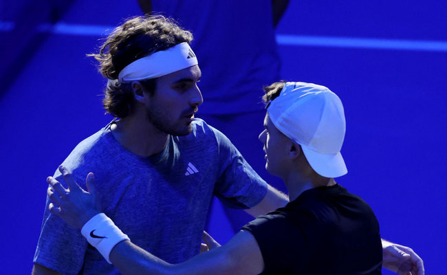ATP Finals. Циципас снялся с матча против Руне после трёх стартовых геймов
