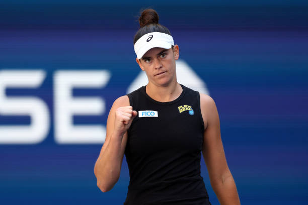 Финалистка Australian Open-2021 перенесла операцию на колене и временно станет тренером женской команды в американском Университете