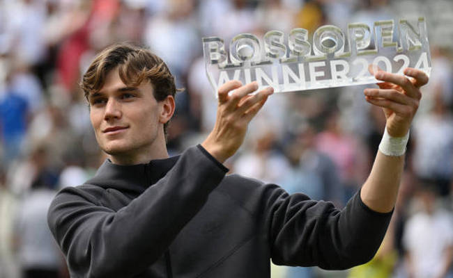 Штутгарт. Дрэйпер обыграл Берреттини и впервые стал чемпионом на турнире ATP