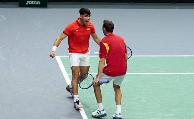 Davis Cup Finals. Італія успішно розпочала захист титулу, Іспанія та США впевнено виграли свої протистояння.