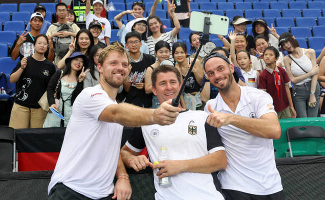 Davis Cup Finals. Германия одержала вторую победу со счётом 3-0, Нидерланды с трудом обыграли Бразилию