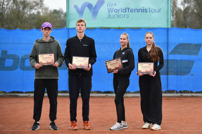 Юніори. Саленко і Волосова виграли турнір ITF Juniors, який відбувся у Вишково