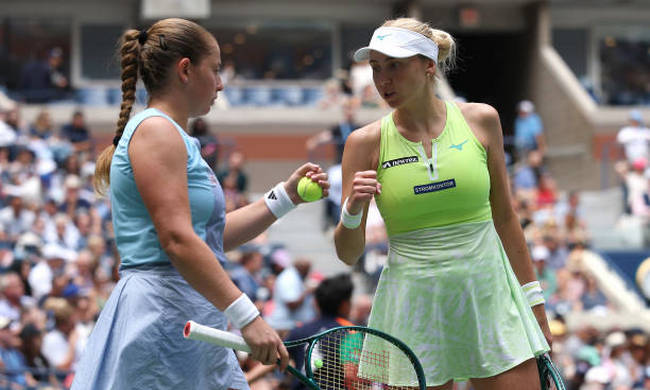 Прямая трансляция: Киченок/Остапенко - Синякова/Таунсенд. WTA Finals. Групповой этап